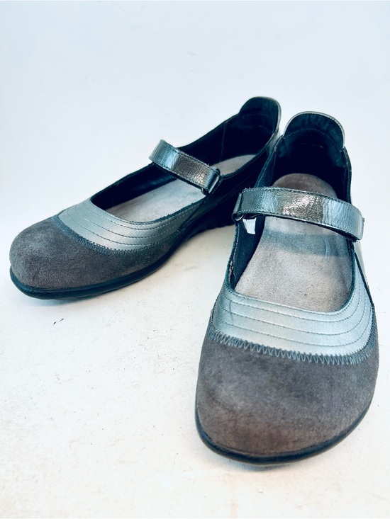 Naot Shoes - Naot Gray Suede Silver Leather Trim Kirei Flat Mary Janes, size 38 7-7.5 WIDE